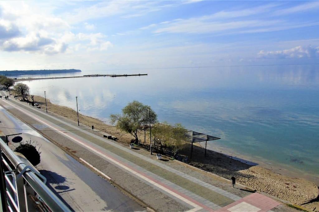 Perea Sea View Apartment Peraía Екстериор снимка